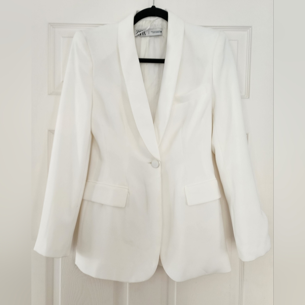 Zara Women's Tuxedo Style Jacket.  Size XS